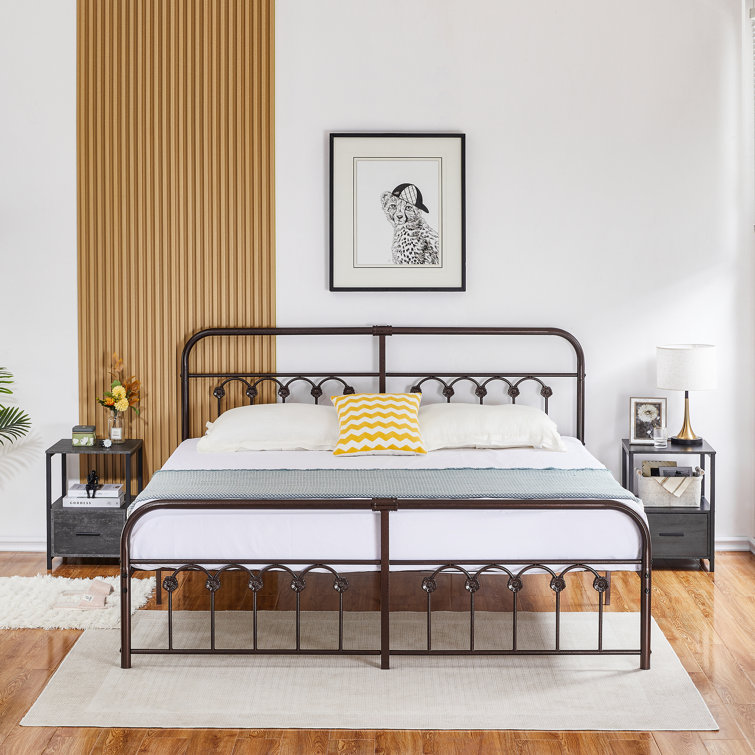 Metal bed deals frame with mattress